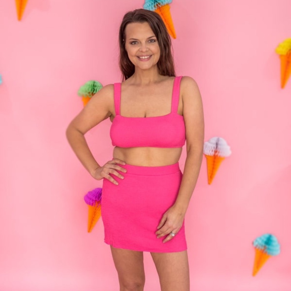 NEW Women’s Pink Swimsuit Top size large